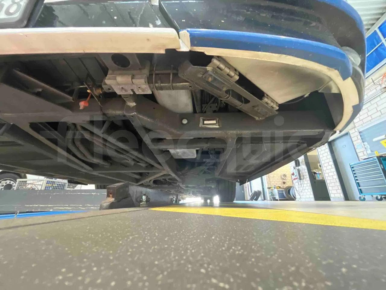 Man Lion's Intercity - axel 3 caliper brakes right