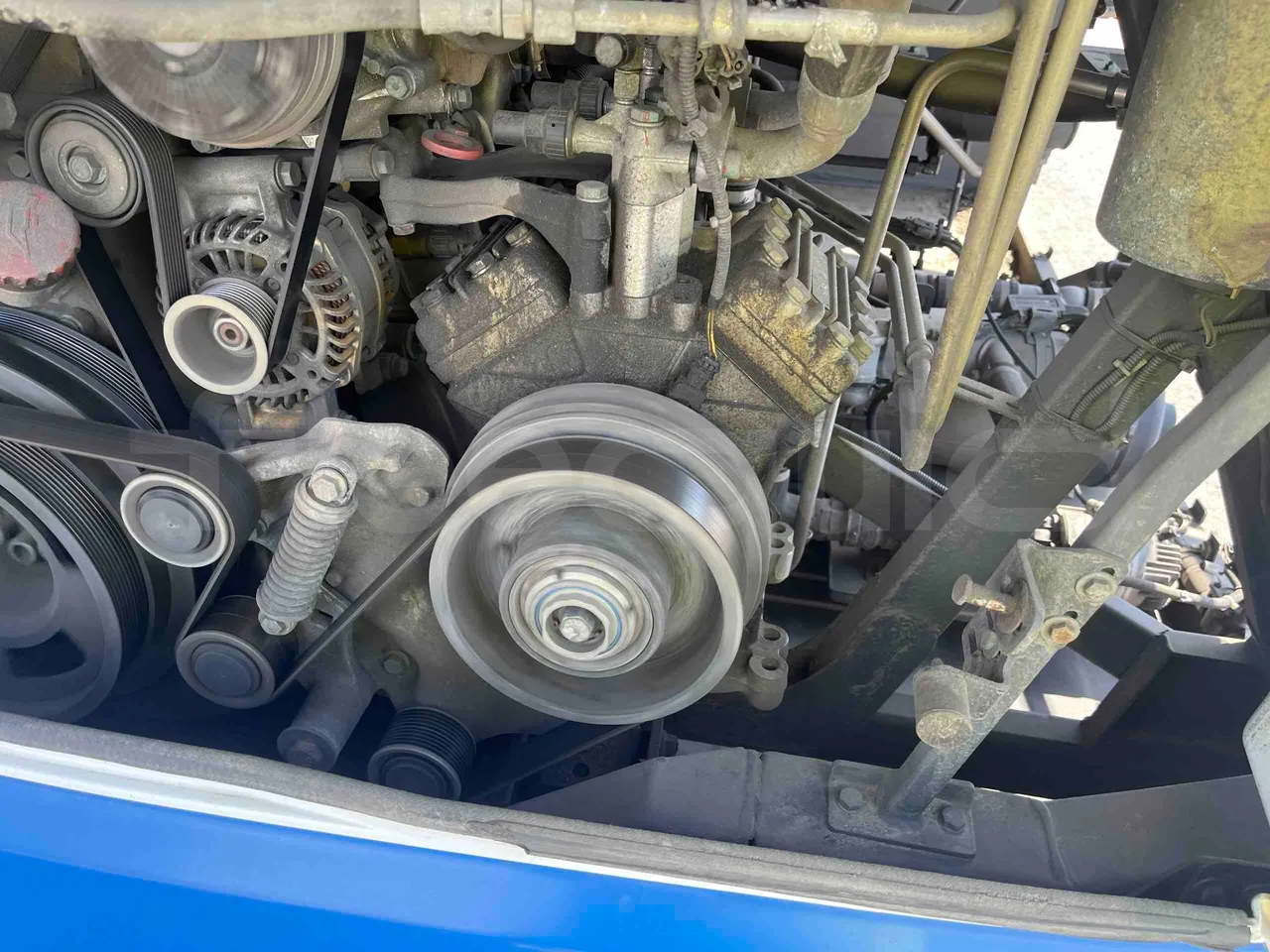 Man Lion's Intercity - air conditioning compressor