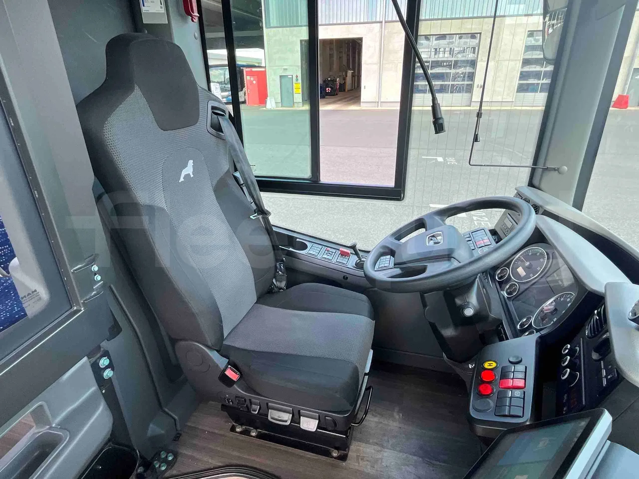 Man Lion's Intercity - driver's seat photo
