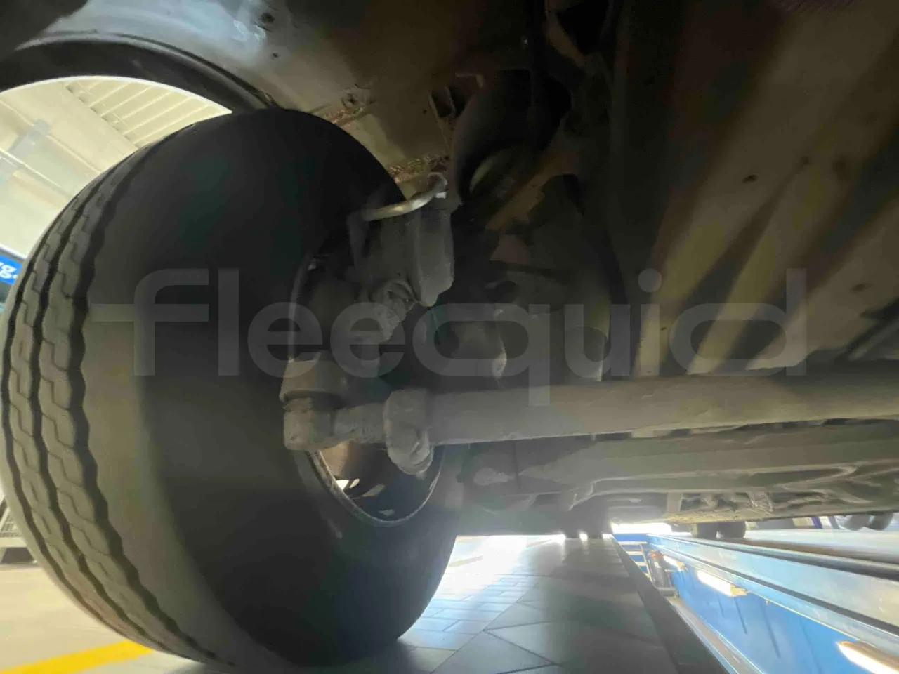 Man Lion's Intercity - front shock absorbers left