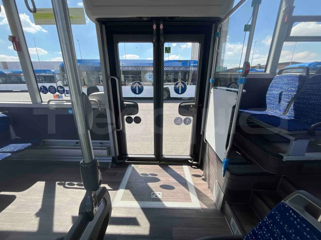 Man Lion's Intercity - forward view middle aisle
