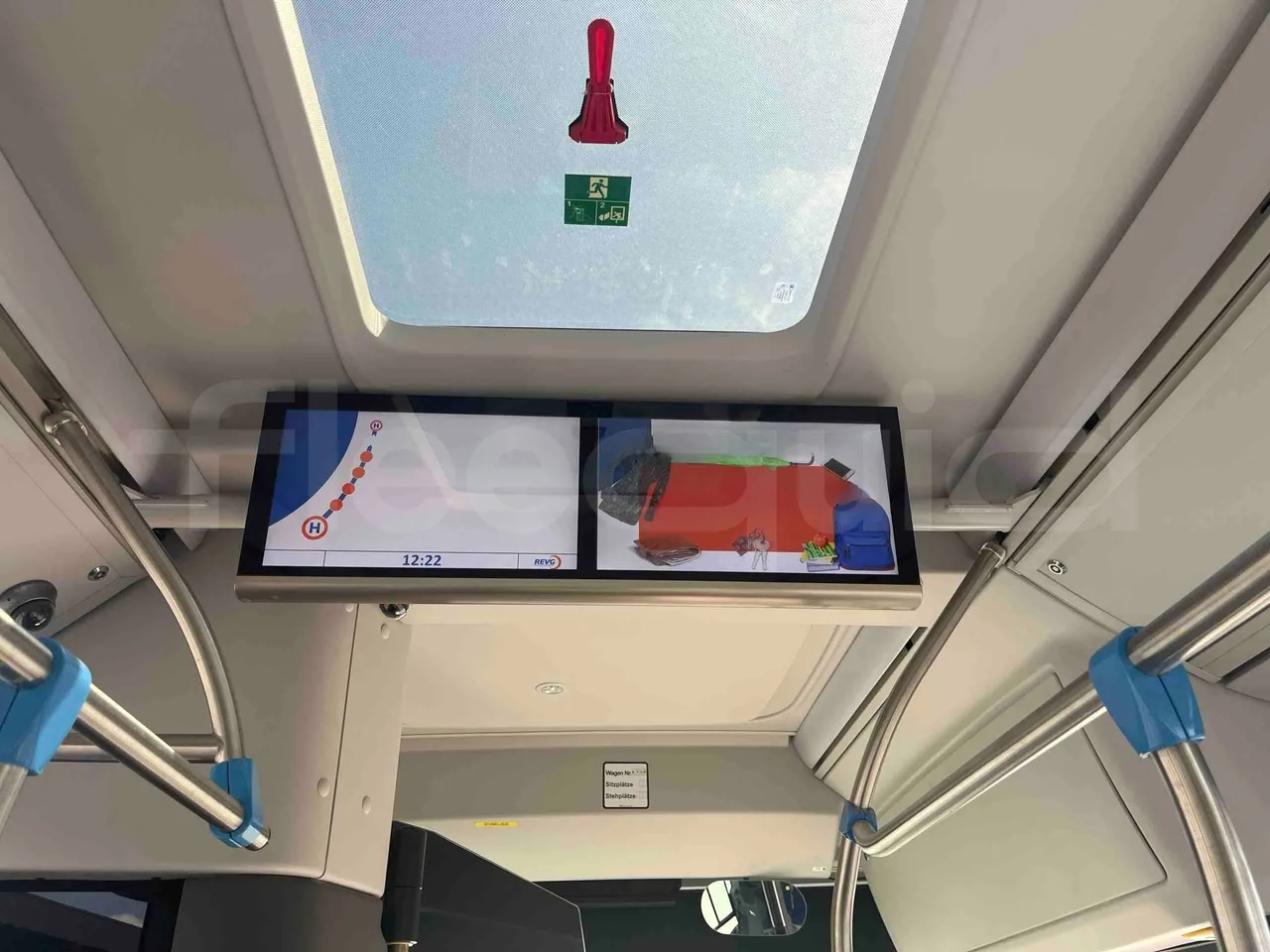 Man Lion's Intercity - monitor detail photo