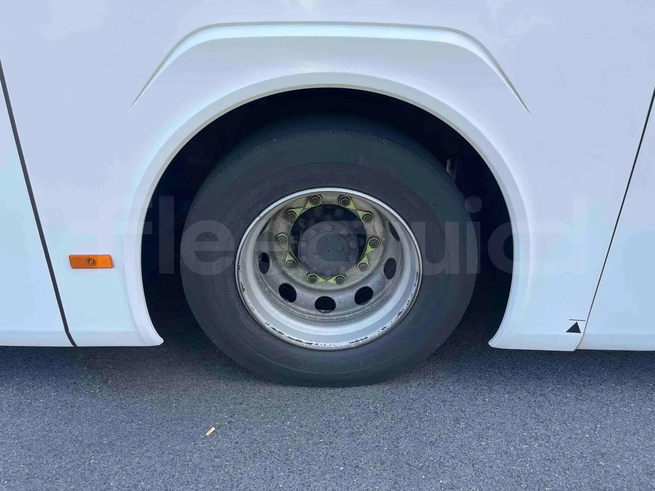 Man Lion's Intercity - tread condition front tires right