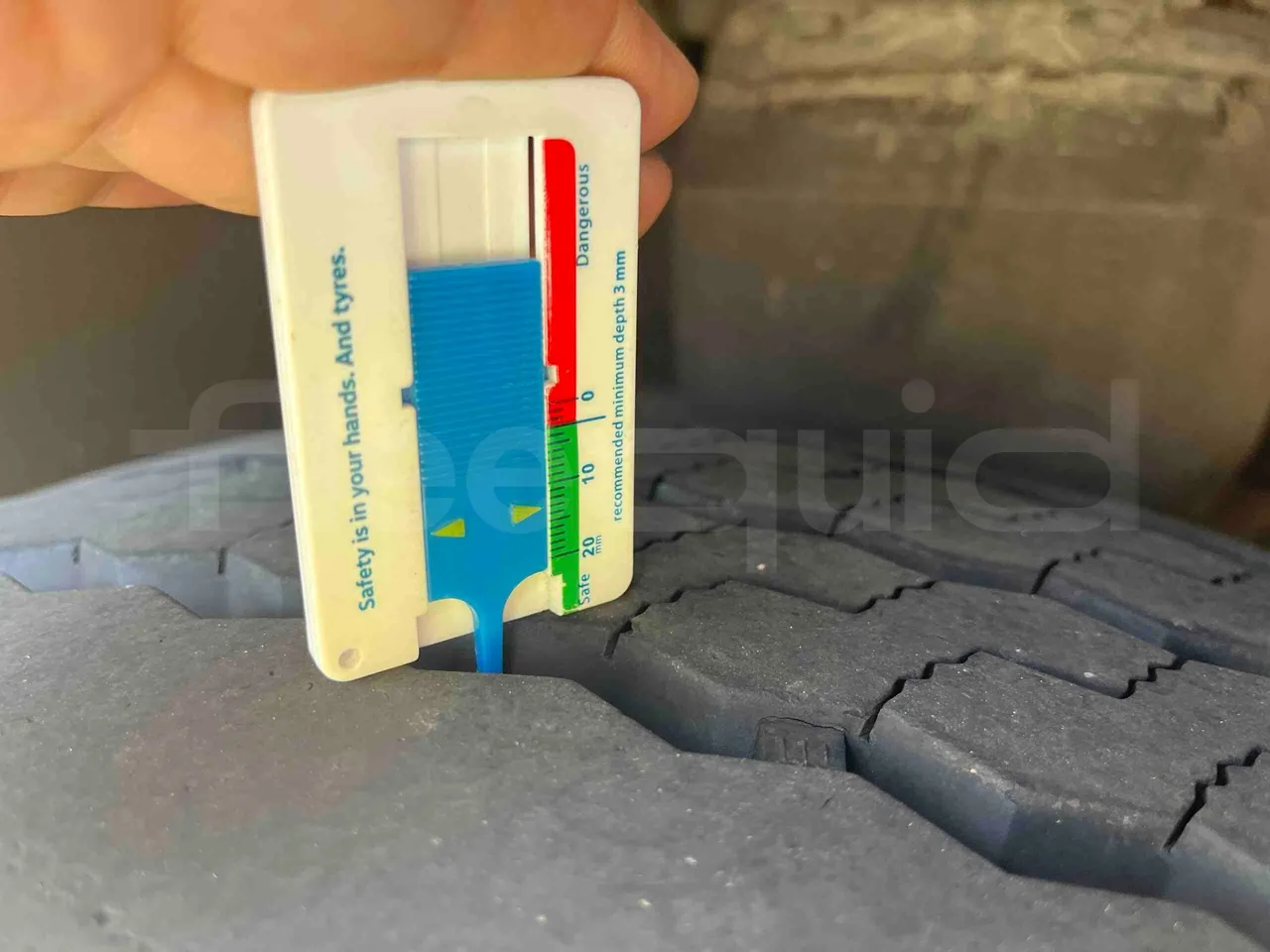 Man Lion's Intercity - tread condition second axle tires left
