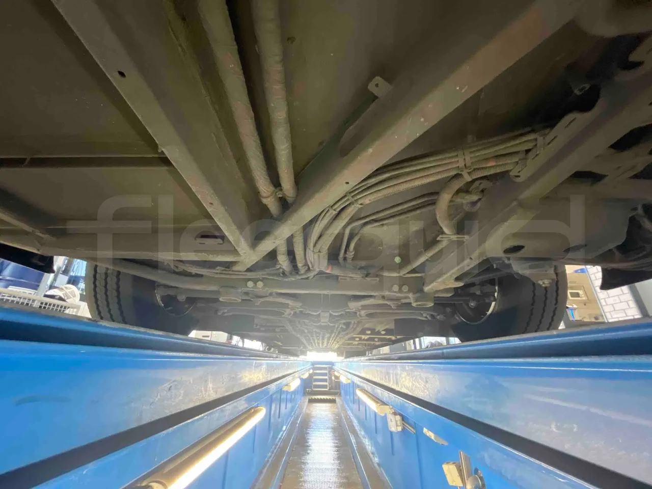 Man Lion's Intercity - axel 3 shock absorbers 1 right