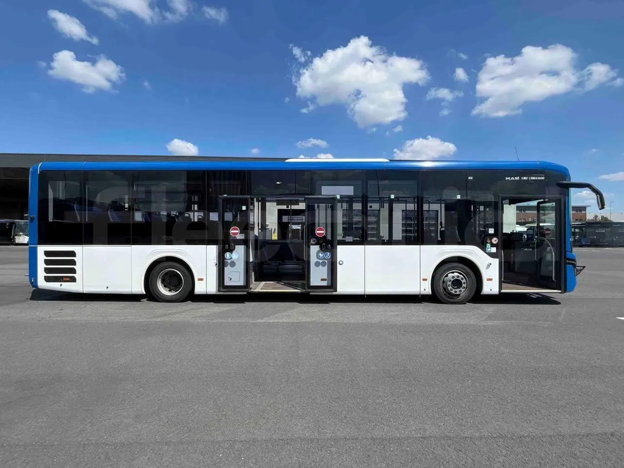 Man Lion's Intercity - right side doors open
