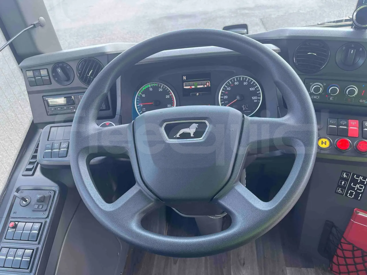 Man Lion's Intercity - steering wheel photo