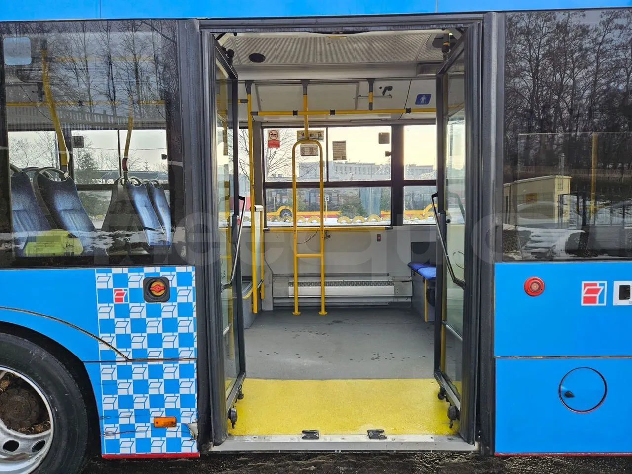 Solaris Urbino 18-Euro5-231kw-18m - front door 3 open