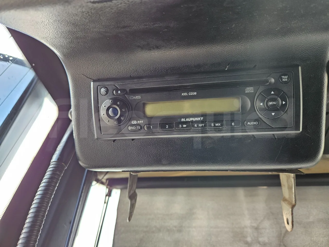 Solaris Urbino 18-Euro5-231kw-18m - radio accessories photo