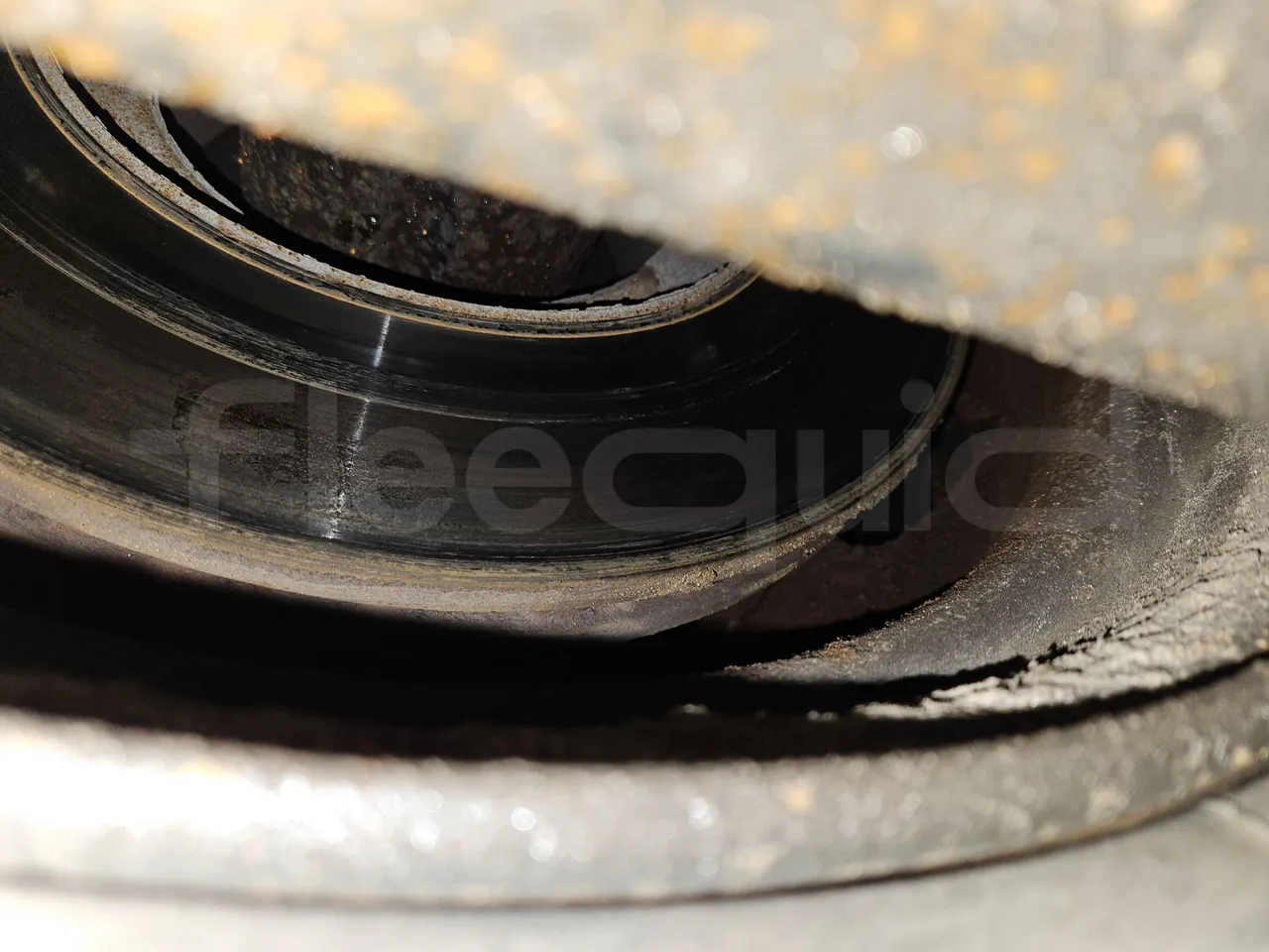 Solaris Urbino 18-Euro5-231kw-18m - axel 3  discs right