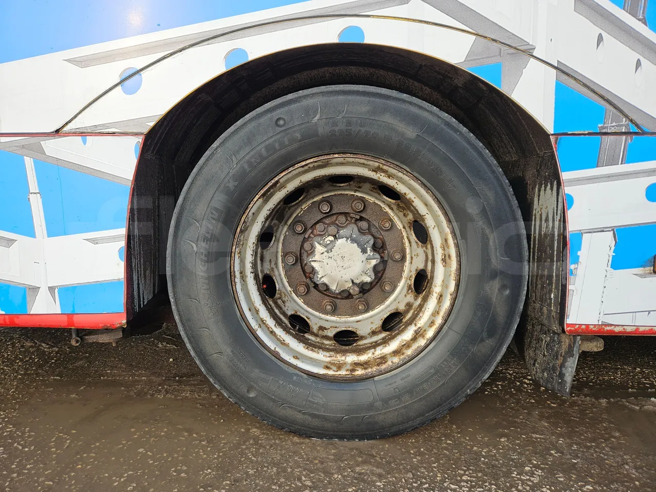 Solaris Urbino 18-Euro5-231kw-18m - rear left tire photo