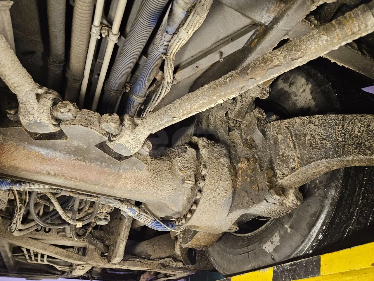 Solaris Urbino 18-Euro5-231kw-18m - axle 3 left side