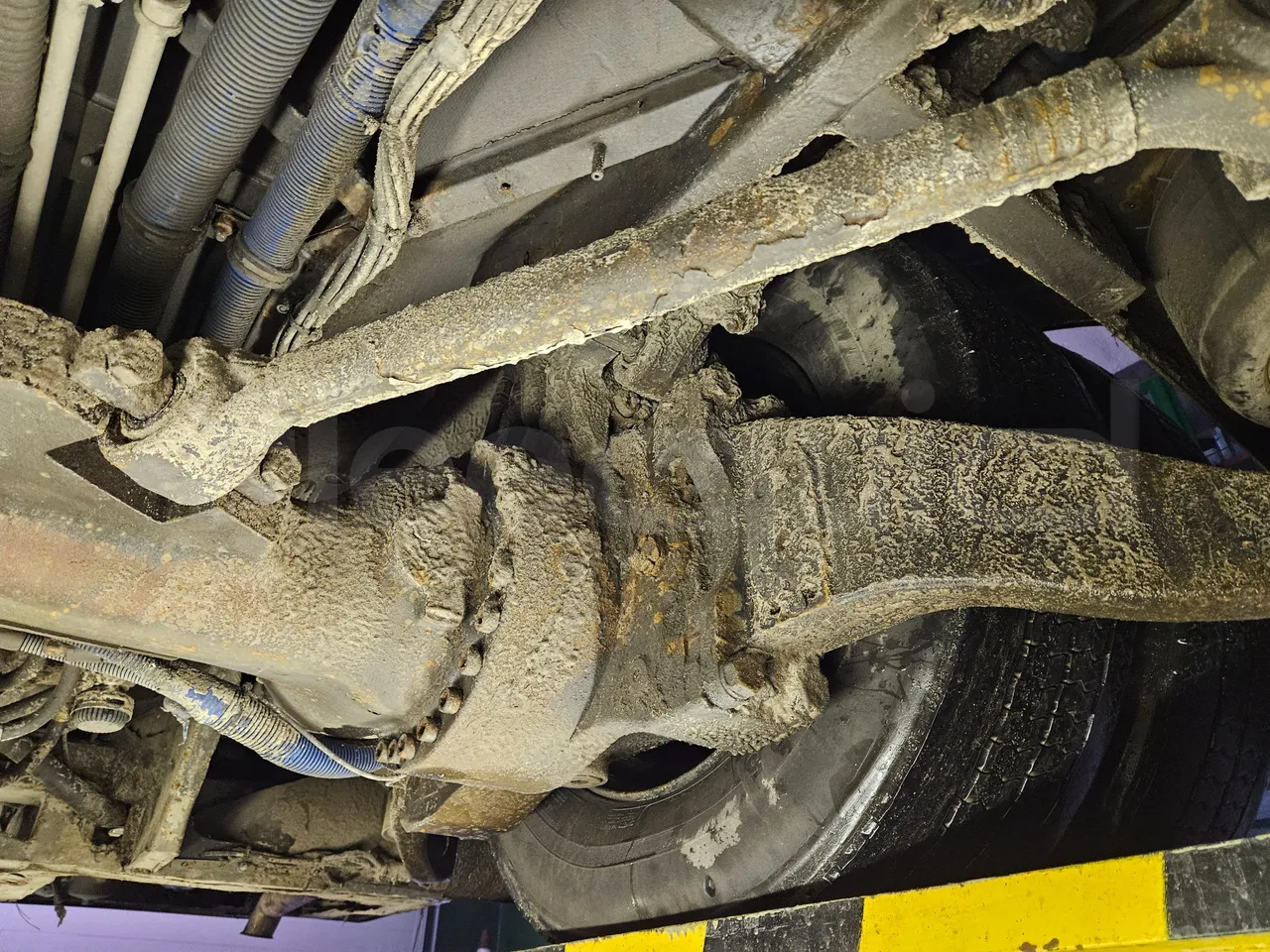 Solaris Urbino 18-Euro5-231kw-18m - axle 3 right side