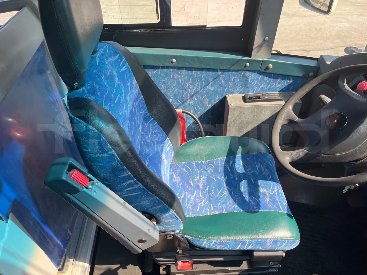 Mercedes-Benz MB 818 S AG670/Euro4 - 130kW - 8mt - driver's seat photo (mandatory for bus to scrap)