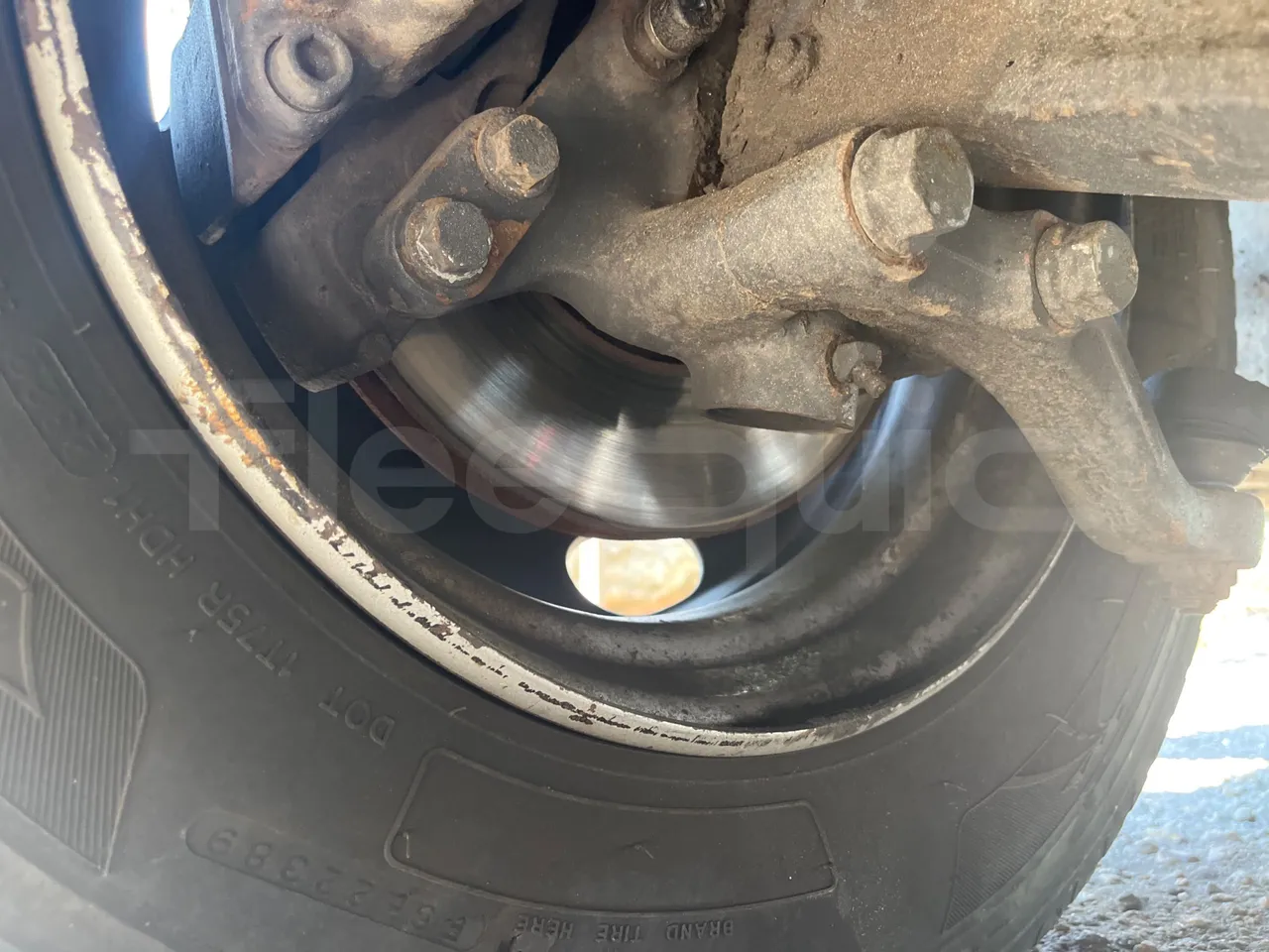 Mercedes-Benz MB 818 S AG670/Euro4 - 130kW - 8mt - front discs right