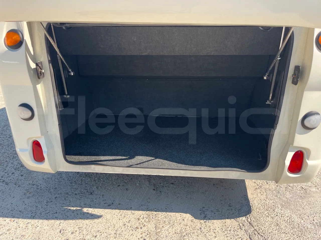 Mercedes-Benz MB 818 S AG670/Euro4 - 130kW - 8mt - luggage rack photo
