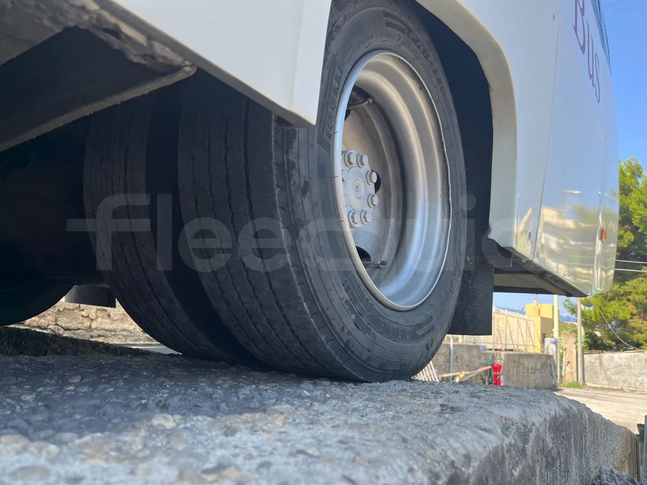 Mercedes-Benz MB 818 S AG670/Euro4 - 130kW - 8mt - tread condition second axle tires left