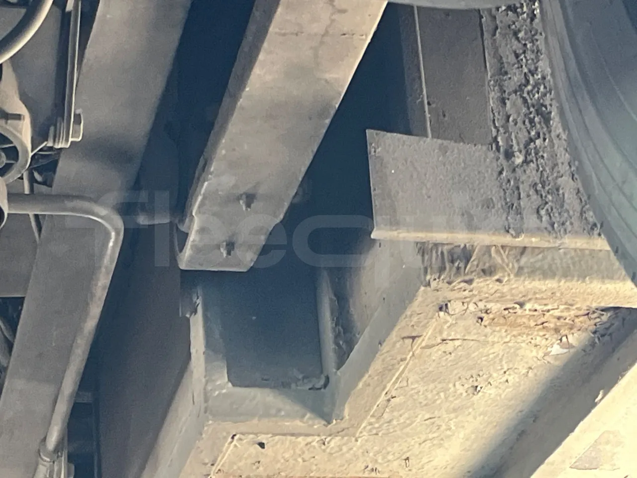 Mercedes-Benz MB 818 S AG670/Euro4 - 130kW - 8mt - axel 3 leaf spring left