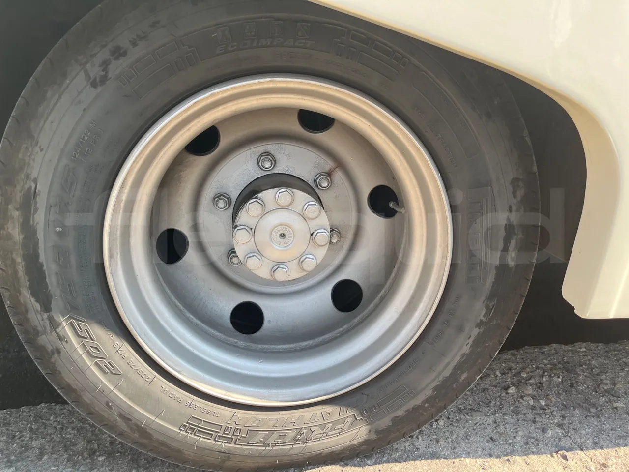 Mercedes-Benz MB 818 S AG670/Euro4 - 130kW - 8mt - rear left tire photo