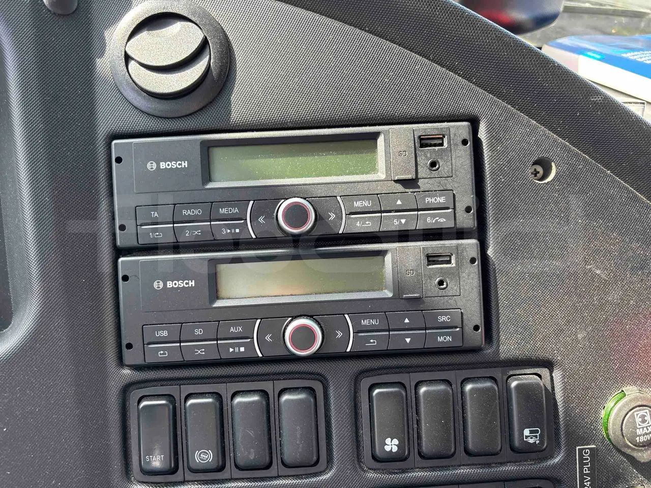 Temsa Safari - radio accessories photo