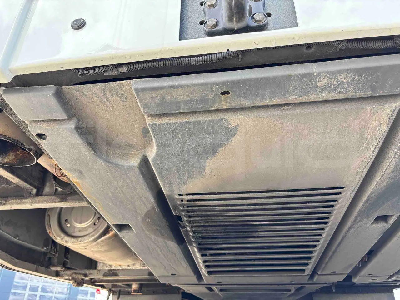 Temsa Safari - engine without protection