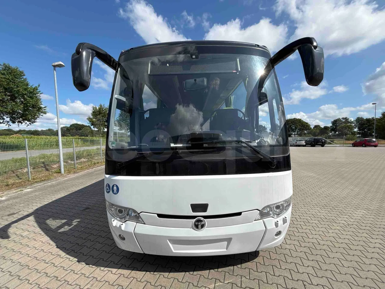 Temsa Safari - front photo