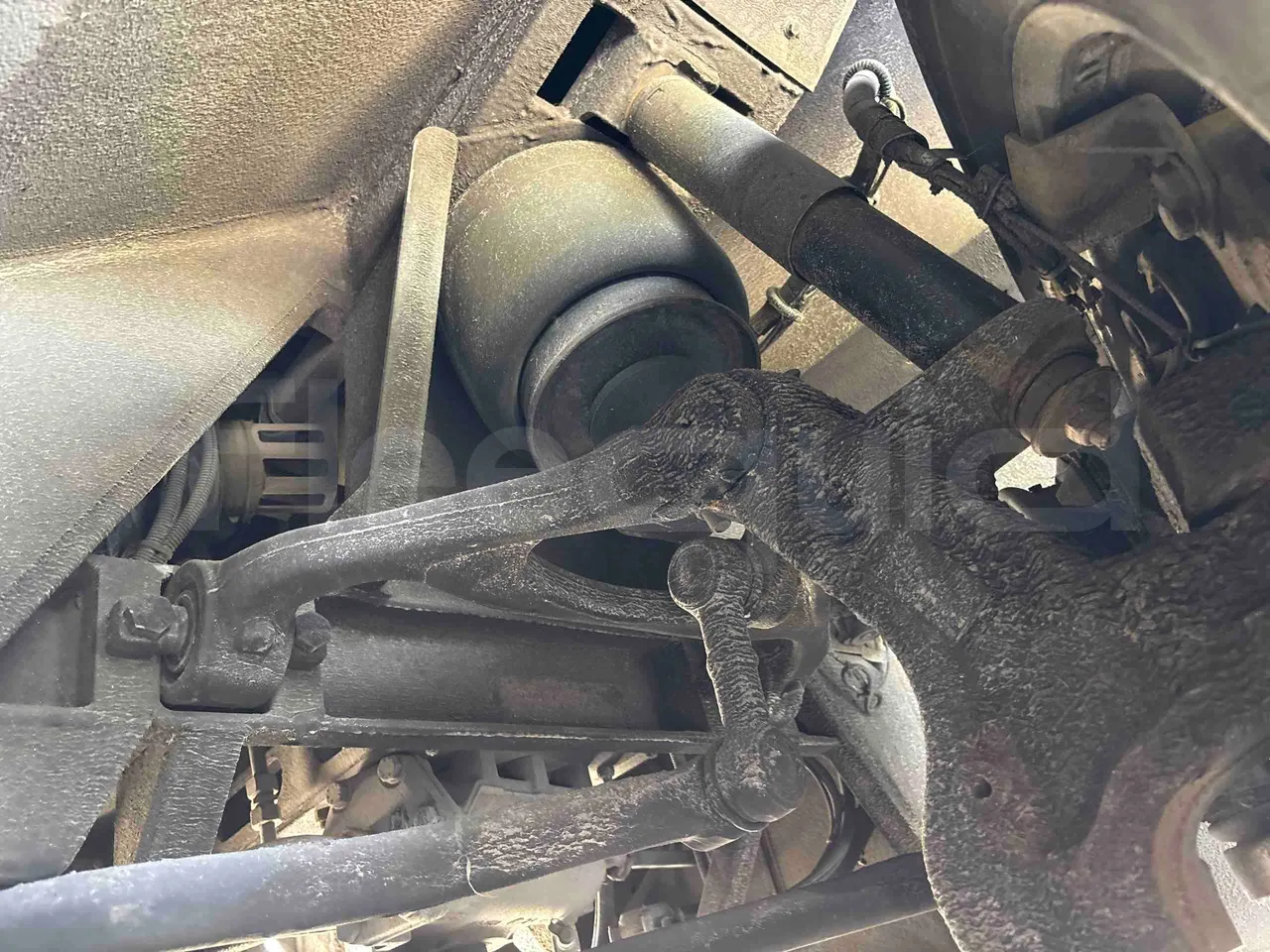 Temsa Safari - front shock absorbers right