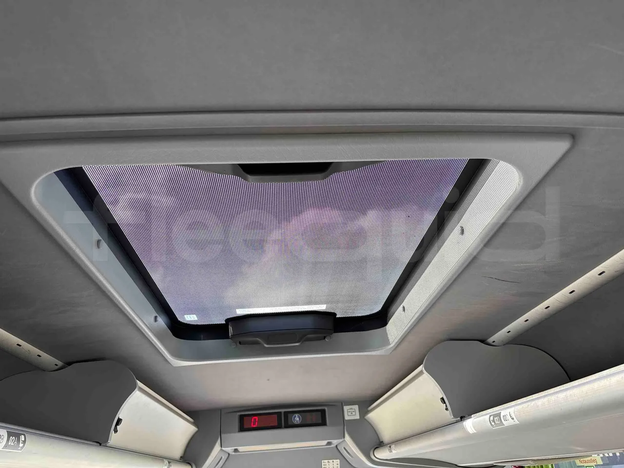 Temsa Safari - roof hatch 1