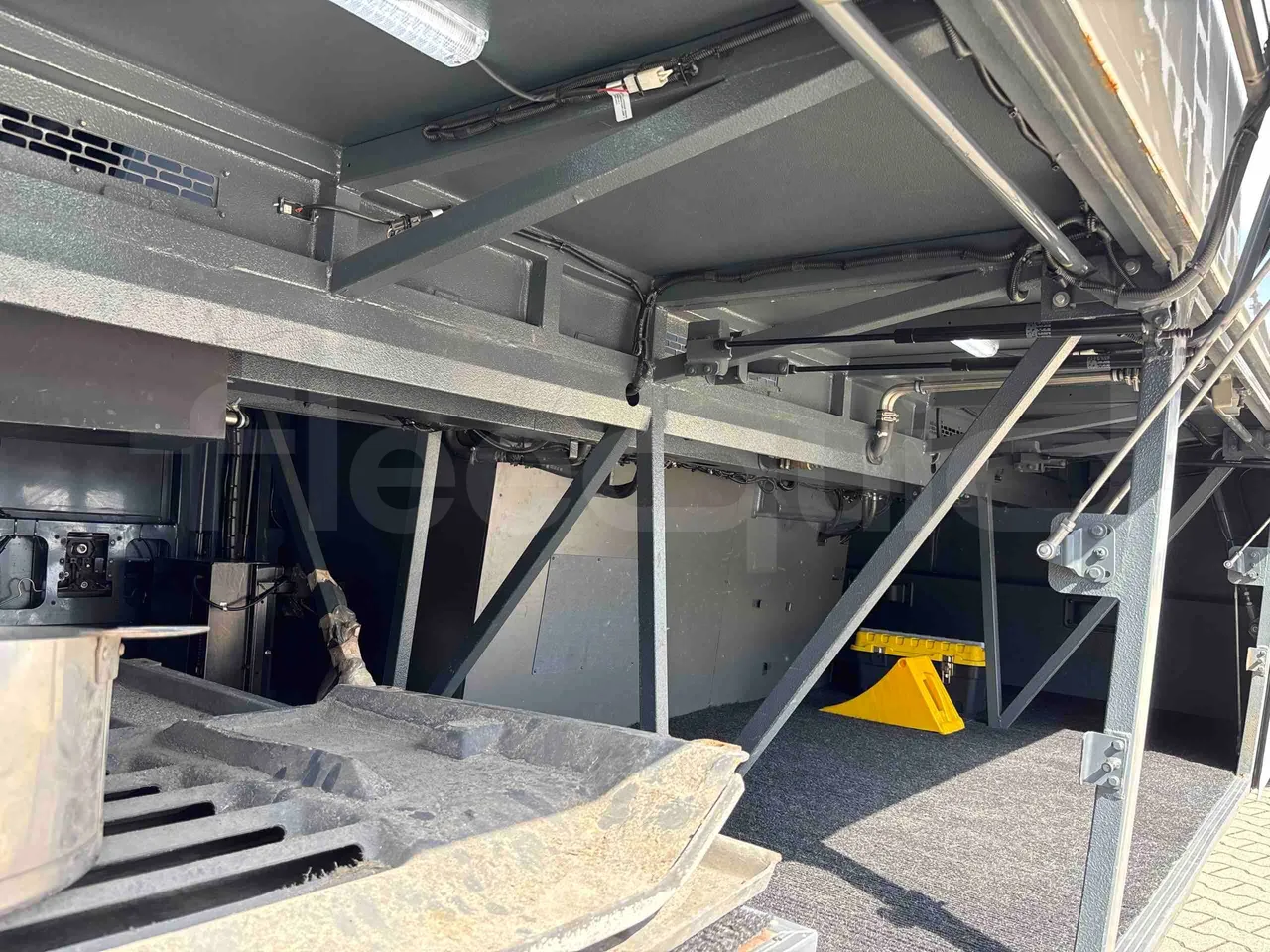 Temsa Safari - internal frame rust check