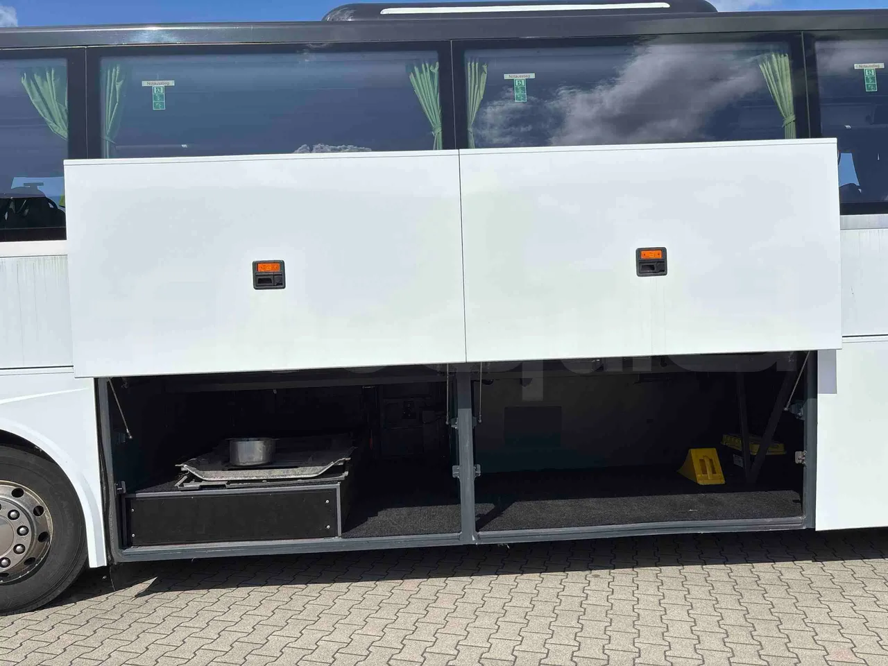 Temsa Safari - luggage rack photo