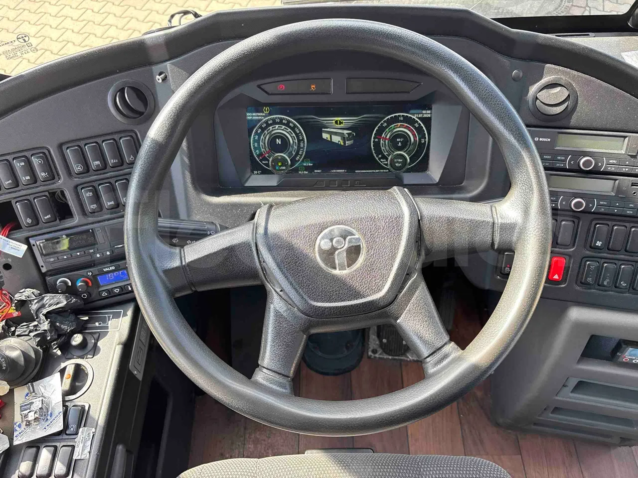Temsa Safari - steering wheel photo