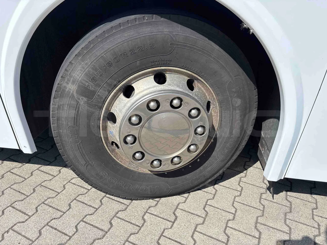 Temsa Safari - front left tire measurements