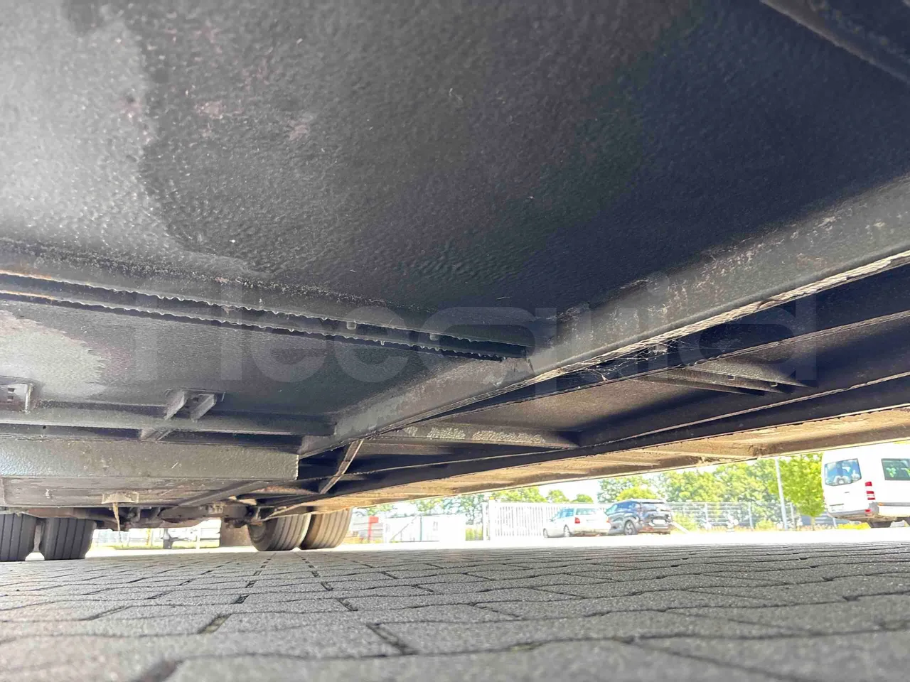 Temsa Safari - central undercarriage photo