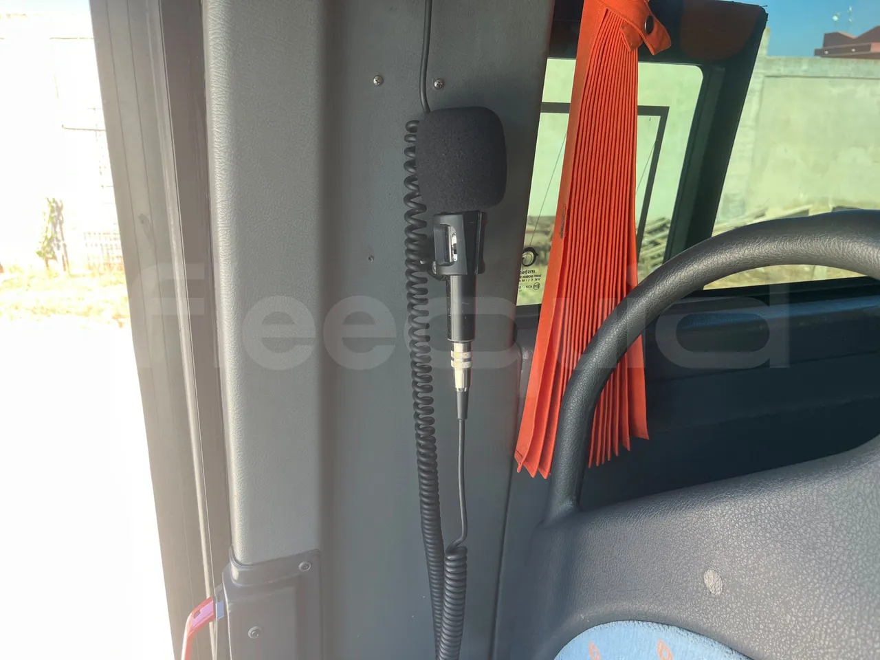 Iveco 389 - hostes microphone accessories photo
