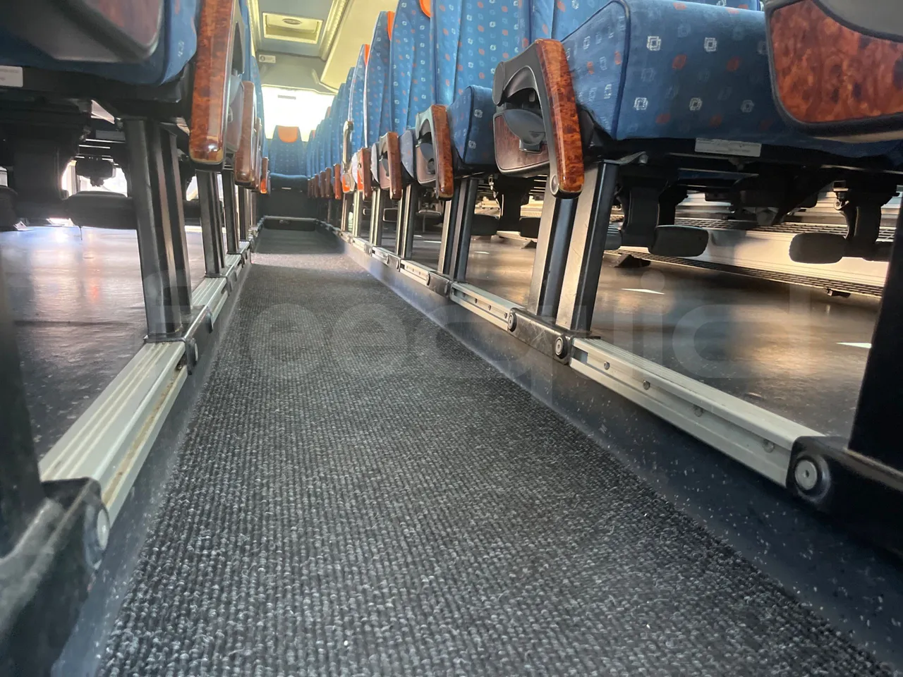 Iveco 389 - seat brackets photo