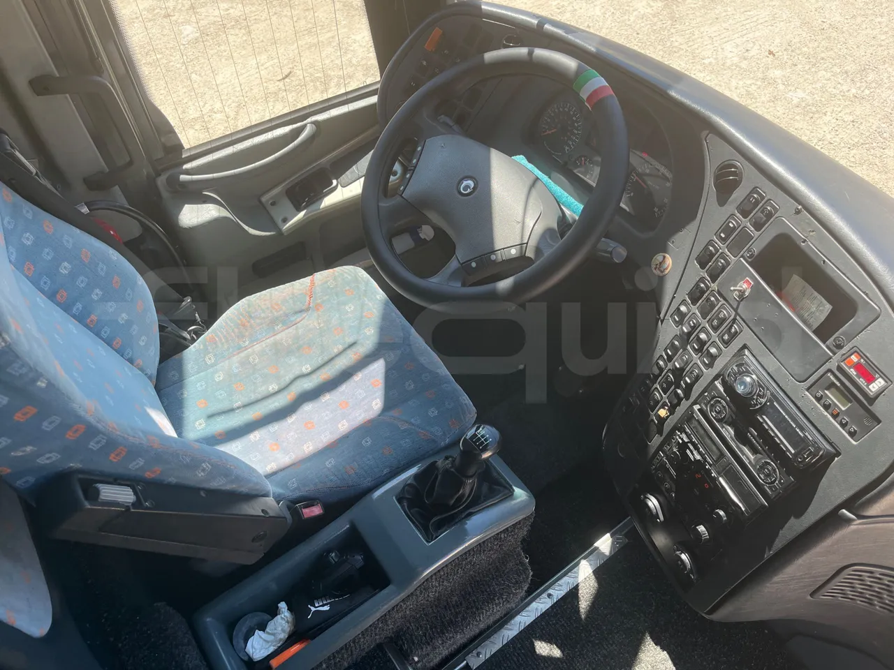 Iveco 389 - buttons panels on