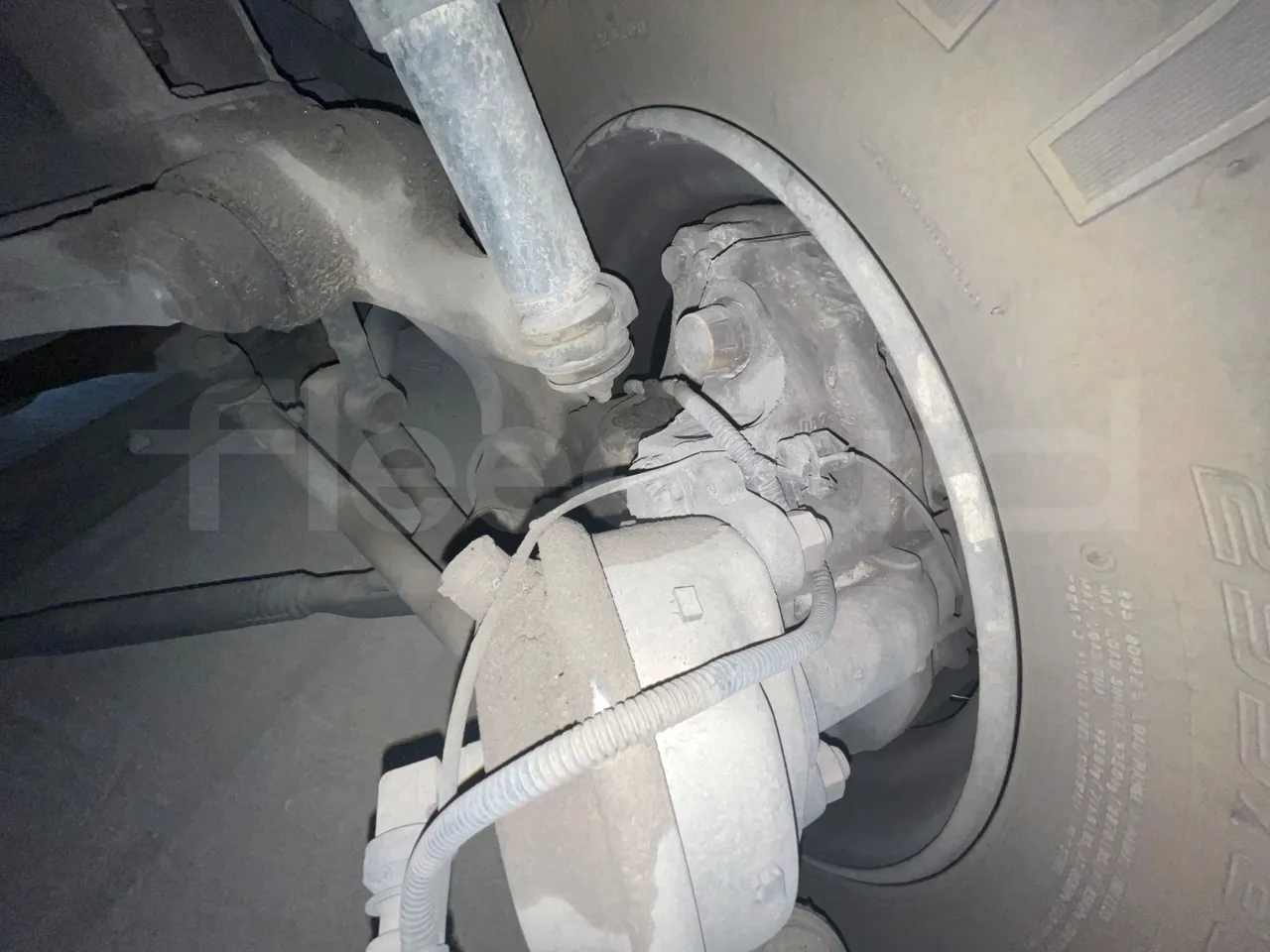 Iveco 389 - front brake calipers left