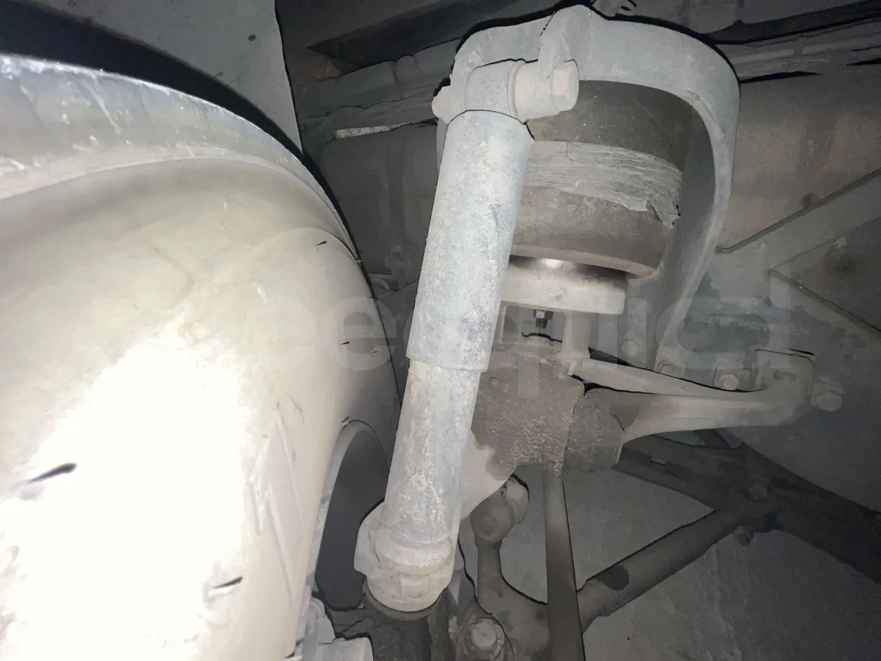 Iveco 389 - front shock absorbers right