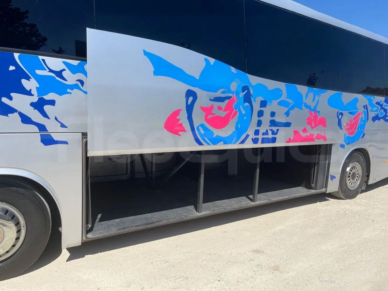 Iveco 389 - luggage rack photo