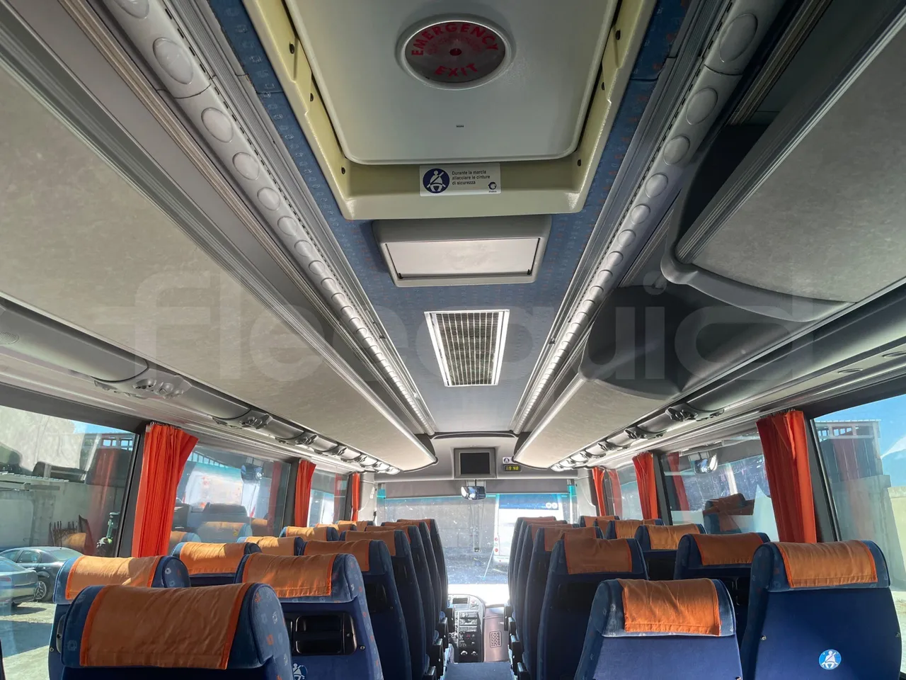 Iveco 389 - overhead compartments photo