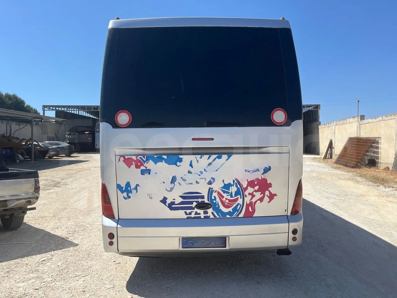 Iveco 389 - rear hatch closed