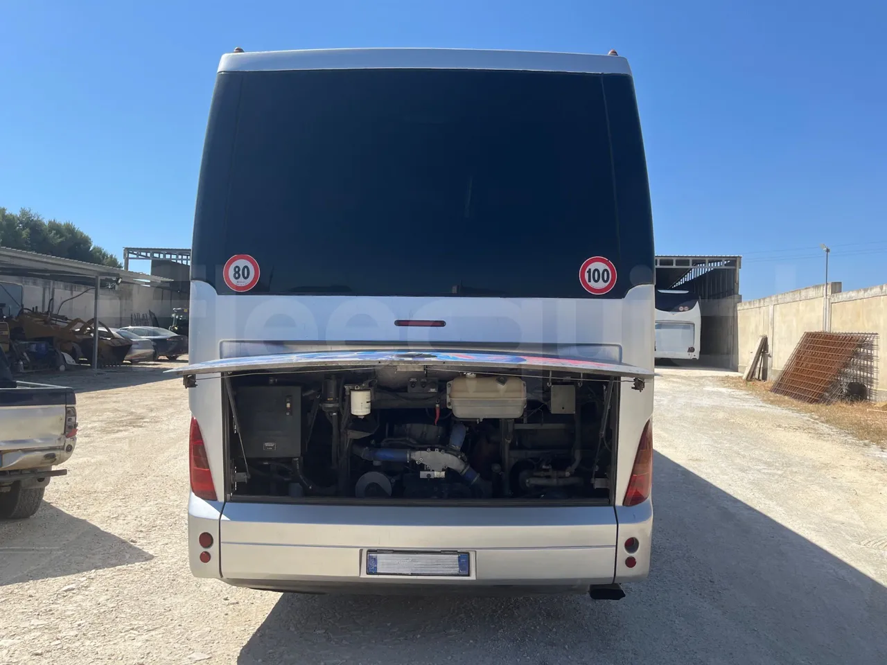 Iveco 389 - rear hatch open