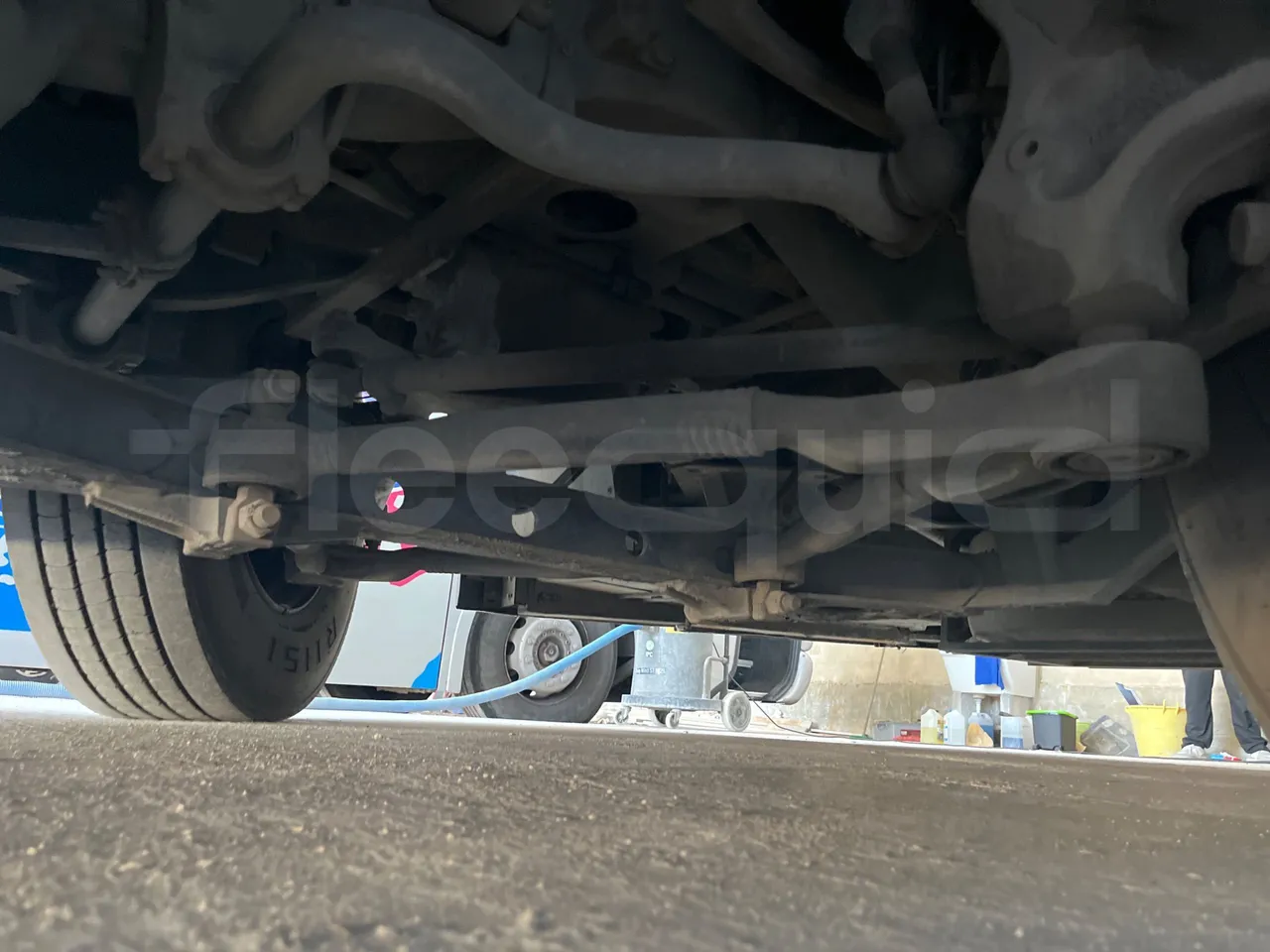 Iveco 389 - front axle central