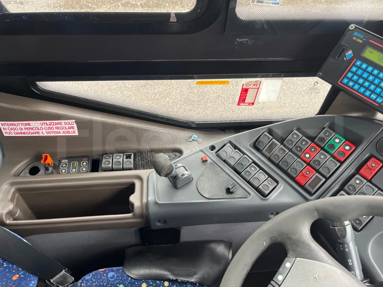 Iveco Crossway SFR162 - Euro 5 - 243 kW - 11.995 mt - radio accessories photo