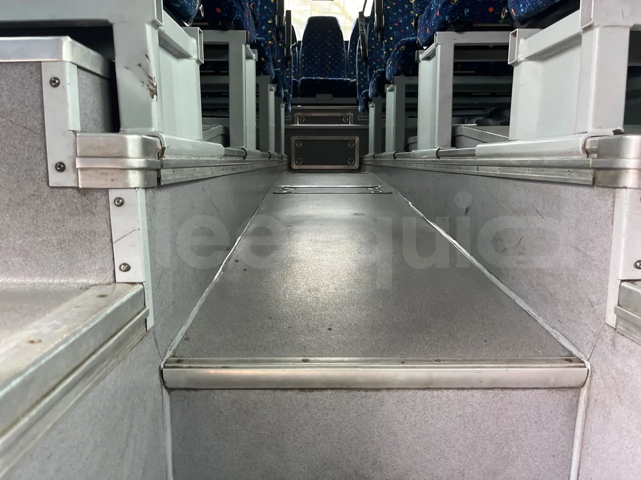 Iveco Crossway SFR162 - Euro 5 - 243 kW - 11.995 mt - seat brackets photo