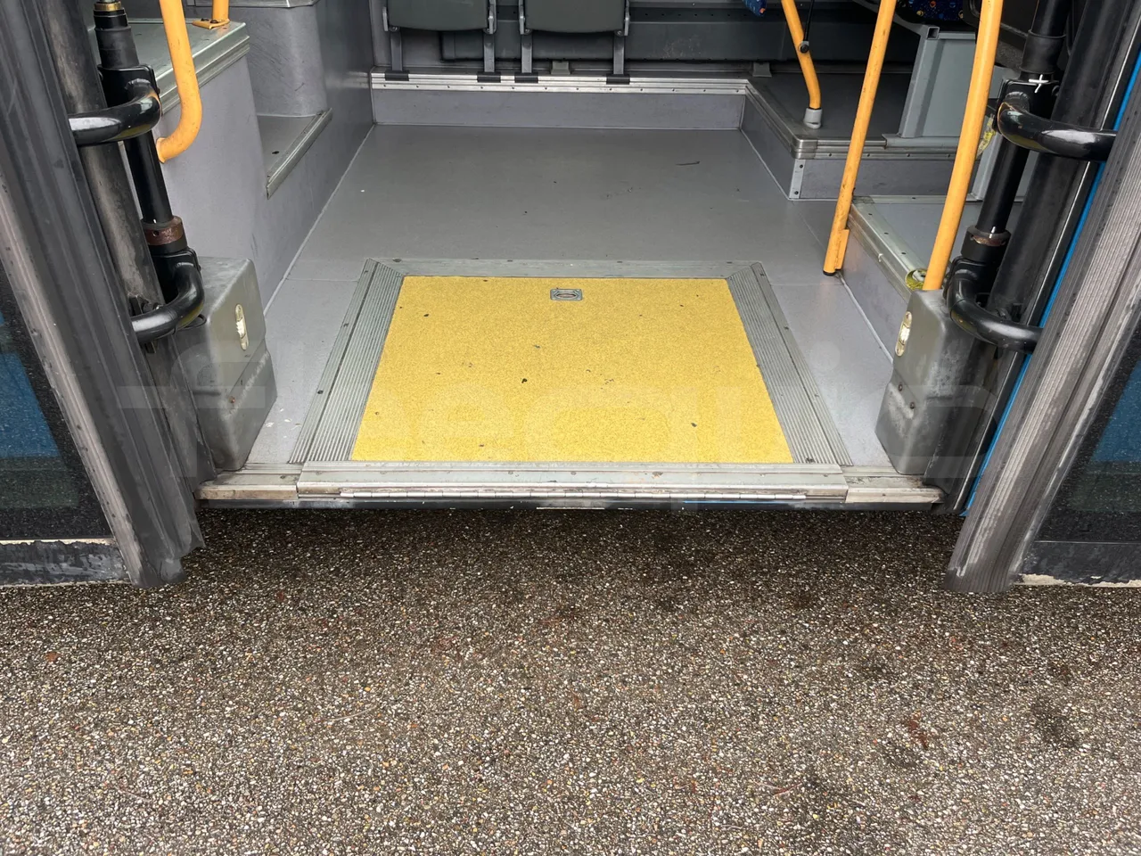 Iveco Crossway SFR162 - Euro 5 - 243 kW - 11.995 mt - platform open photo