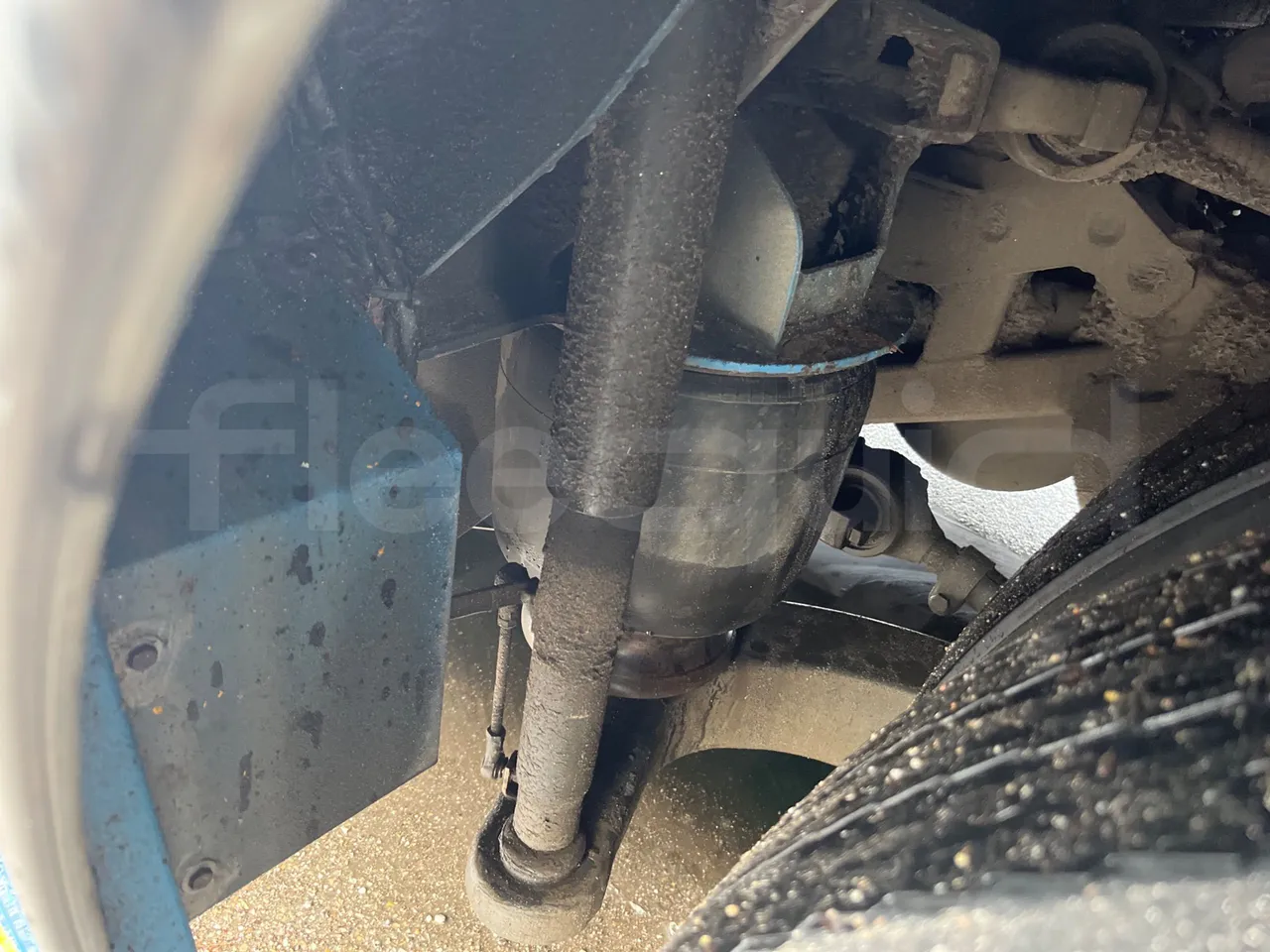 Iveco Crossway SFR162 - Euro 5 - 243 kW - 11.995 mt - axle 2 shock absorbers 1 left