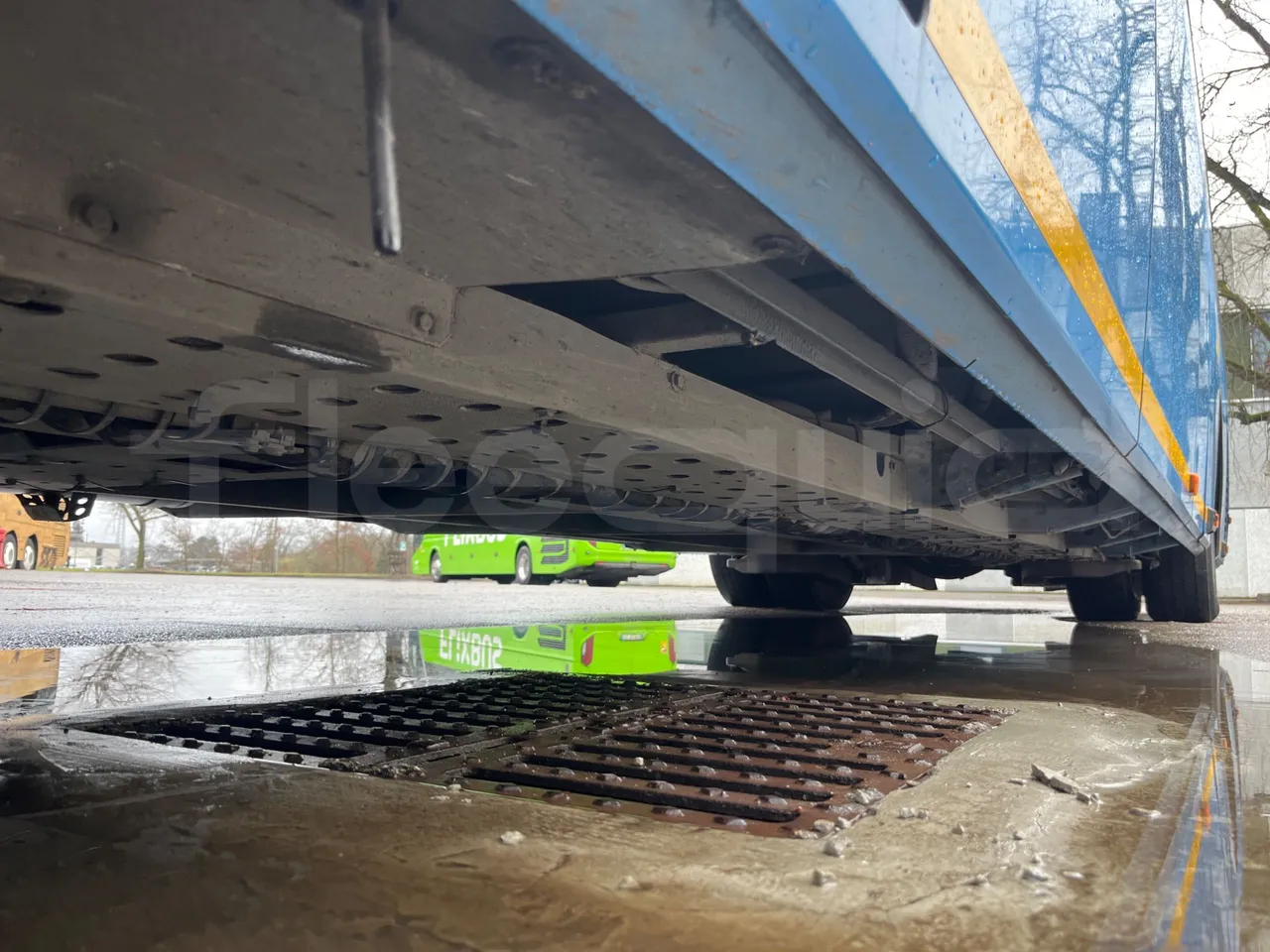 Iveco Crossway SFR162 - Euro 5 - 243 kW - 11.995 mt - central undercarriage photo