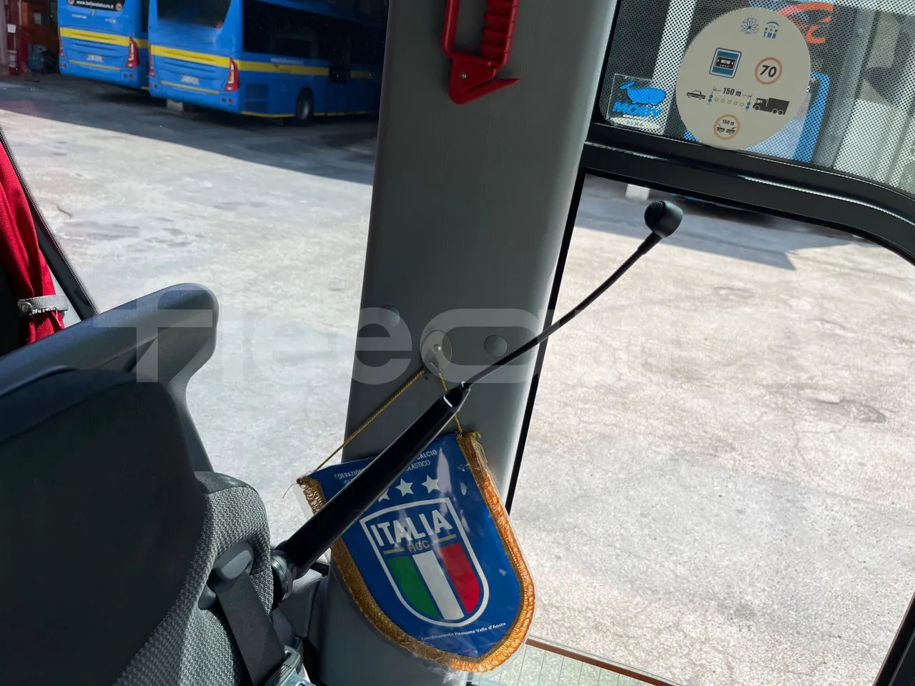 Man Lion's Coach R07/ Euro 6 - 294 Kw - 12 Mt - driver microphone accessories photo