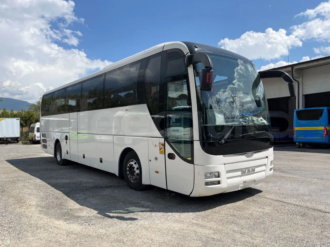 Man Lion's Coach R07/ Euro 6 - 294 Kw - 12 Mt - Base cover photo